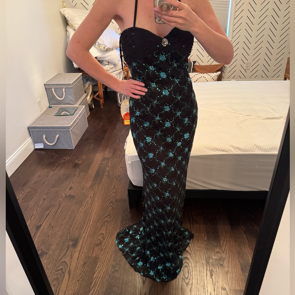 New Elegant Black and Teal Evening Gown Size 8